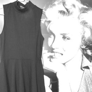 LBD Used Mock-neck Sleeveless Ribbed A-Line Blk